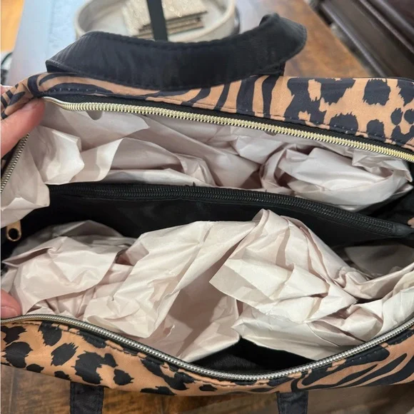 Jessica Simpson Animal Print Makeup Bag - Picture 2 of 3